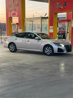 نيسان ألتيما